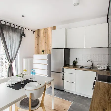 アパート White With Terrace ヴロツワフ