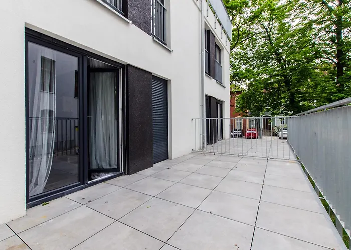 White With Terrace דירה *